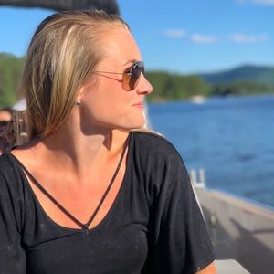 Meet your Posher, Abby